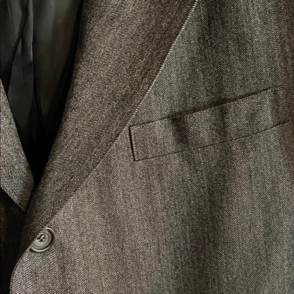 Brooks Brothers Charcoal Herringbone full Suit jacket and slacks 43 ML